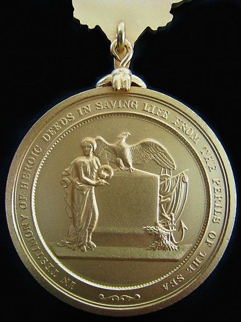 scarce-u-s-military-coast-guard-gold-bravery-lifesaving-medal-cased